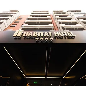 Otel Habitat, Tiran